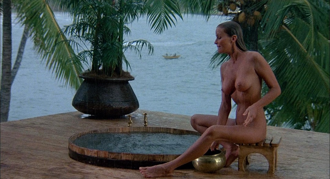 Bo Derek Scene en Woman of Desire