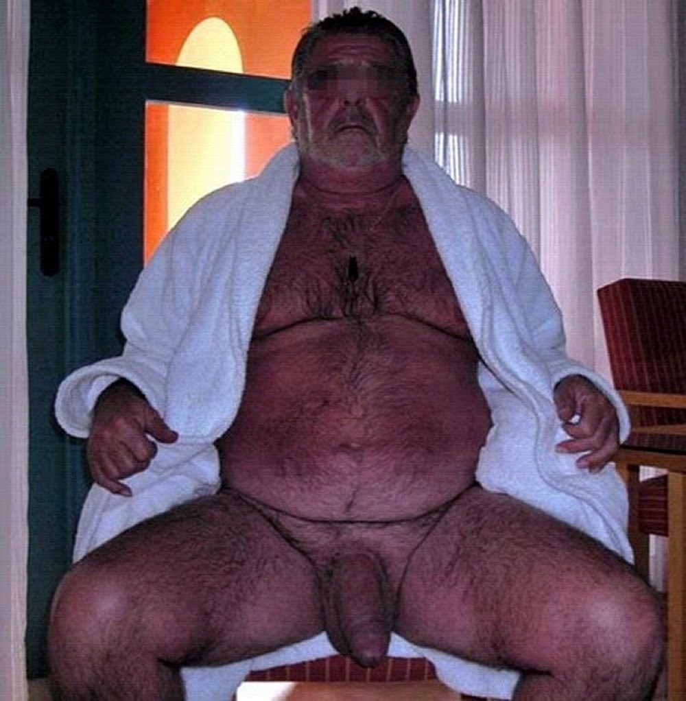 Hombres gordos con miembros gruesos