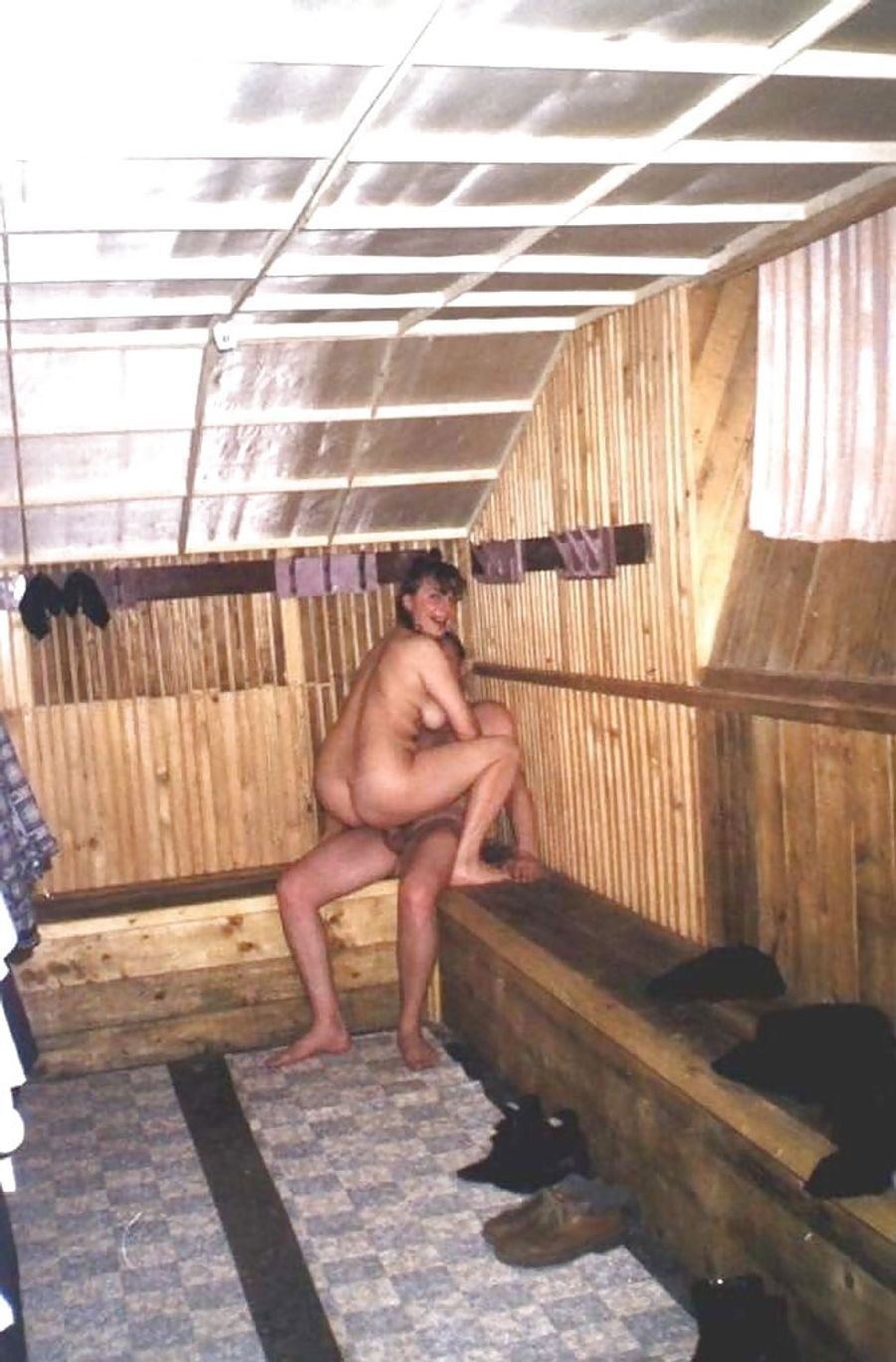 Mujeres en un baño común de privado