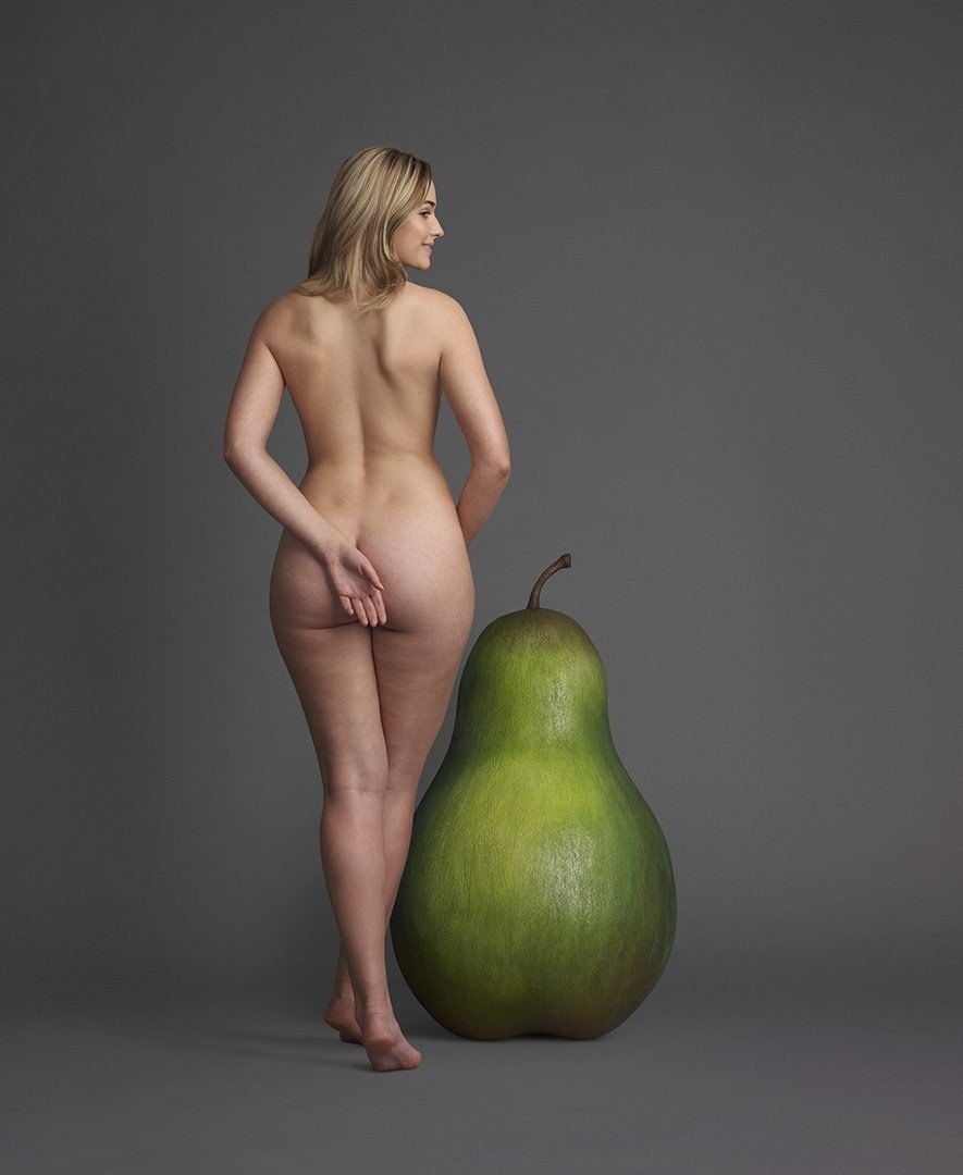 Mujeres desnudas con una figura de pera