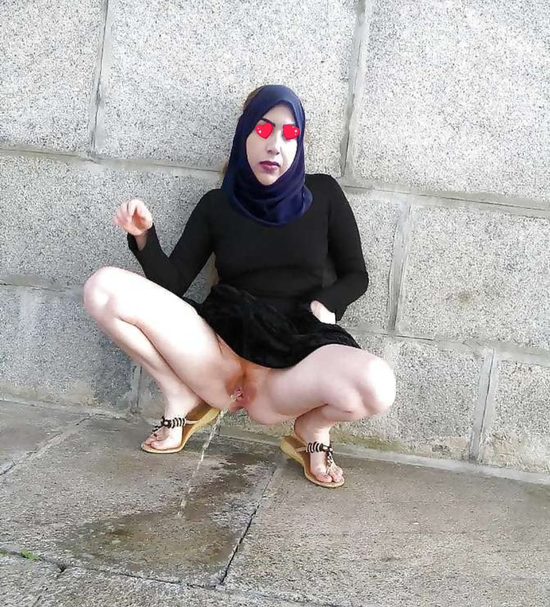 Chicas en un hijab sin bragas