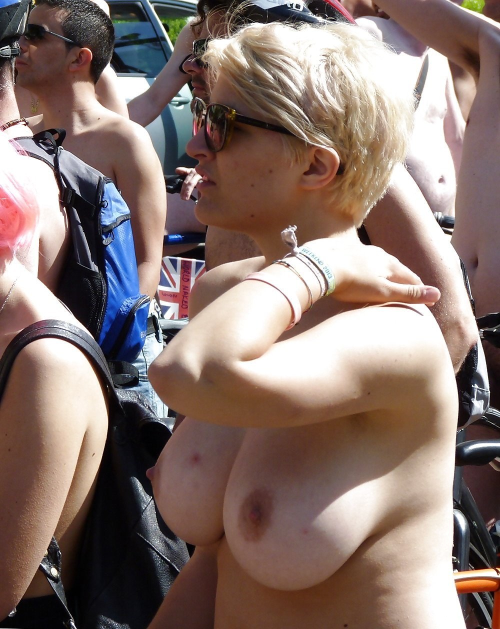 Mujeres desnudas al azar