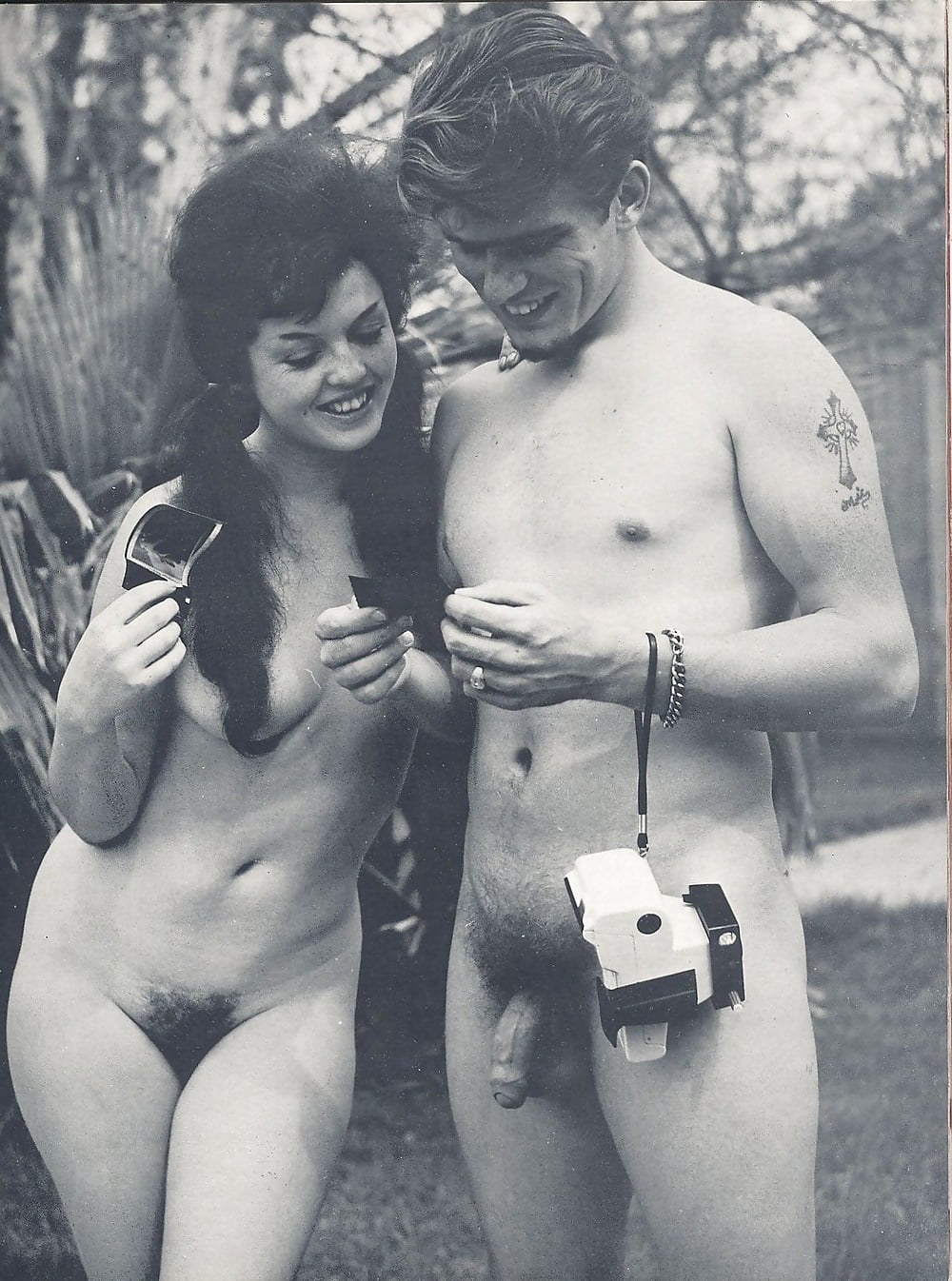 Nudista retro con hombres