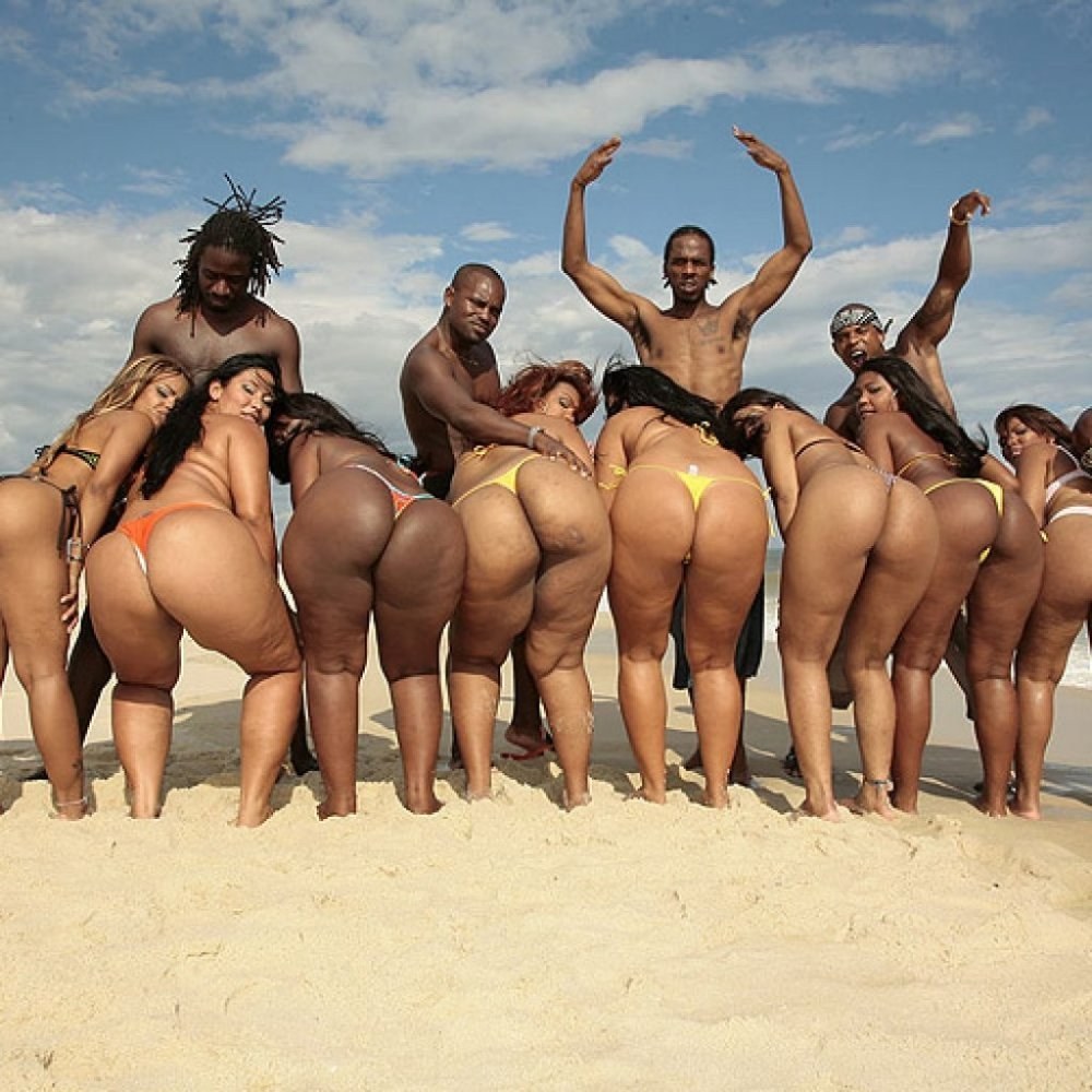Trasero brasileño desnudo