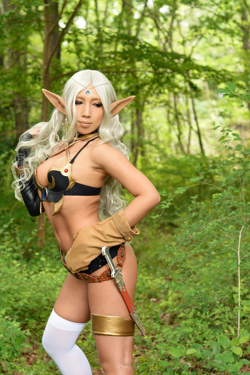 Hermoso elfo desnudo