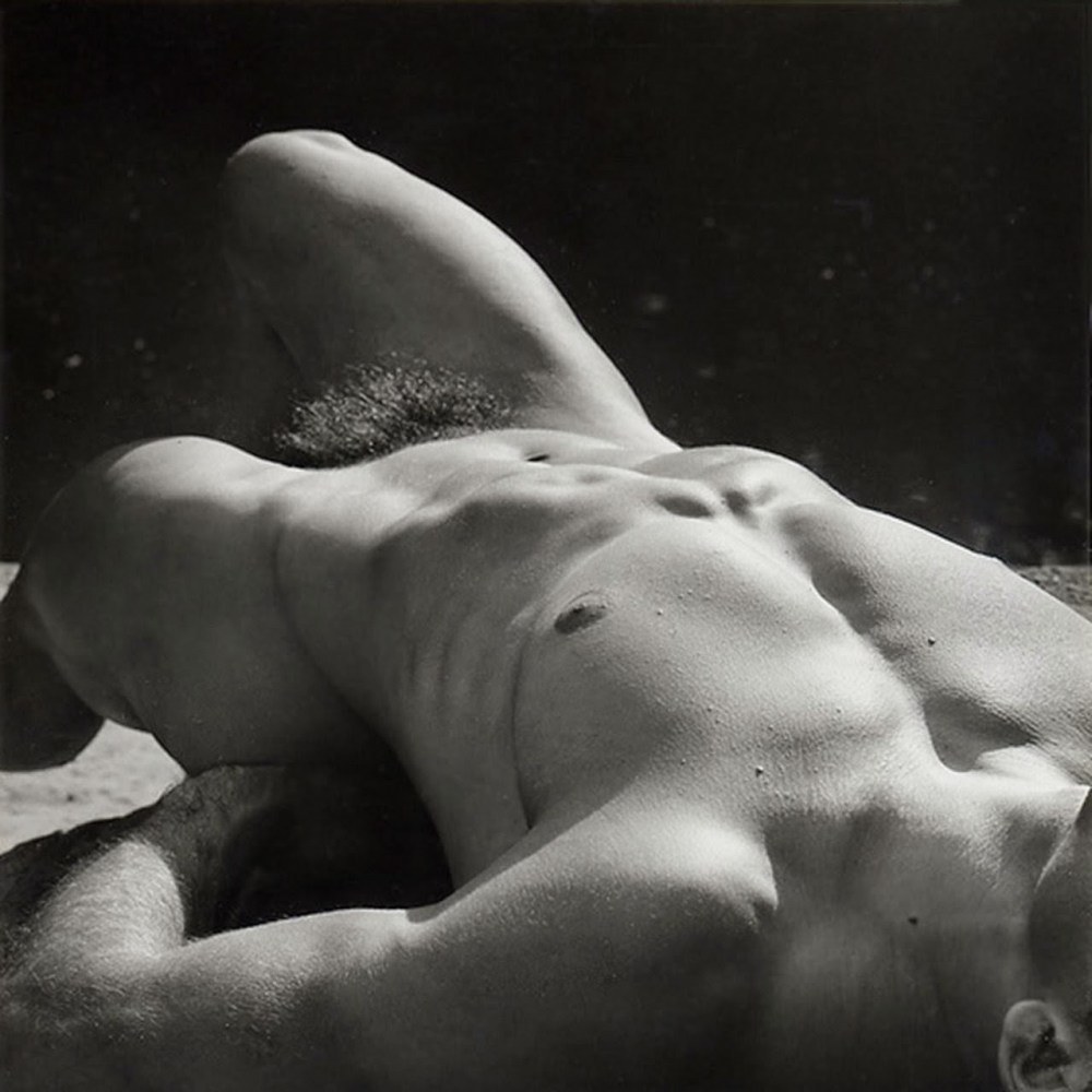 Hermoso cuerpo desnudo de un hombre