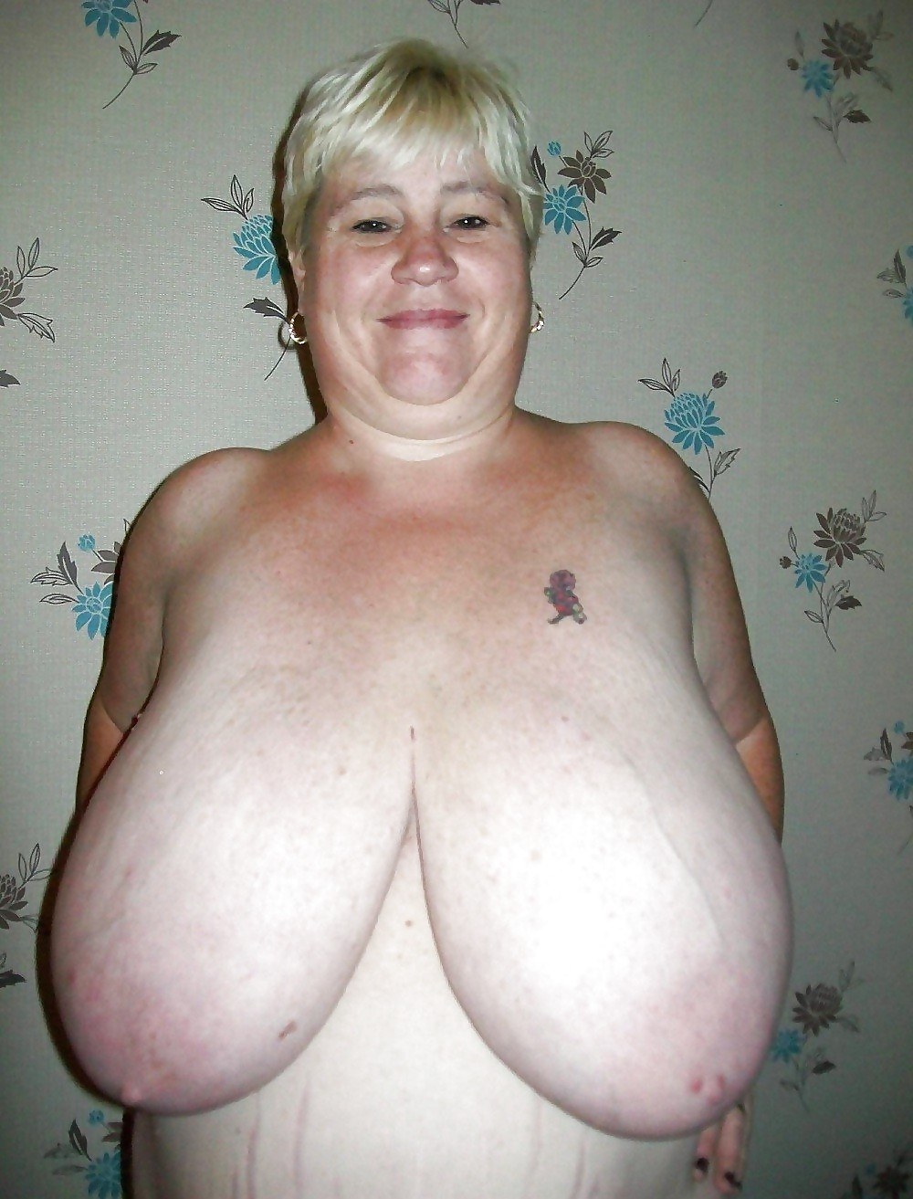 Las terribles tetas de mujeres