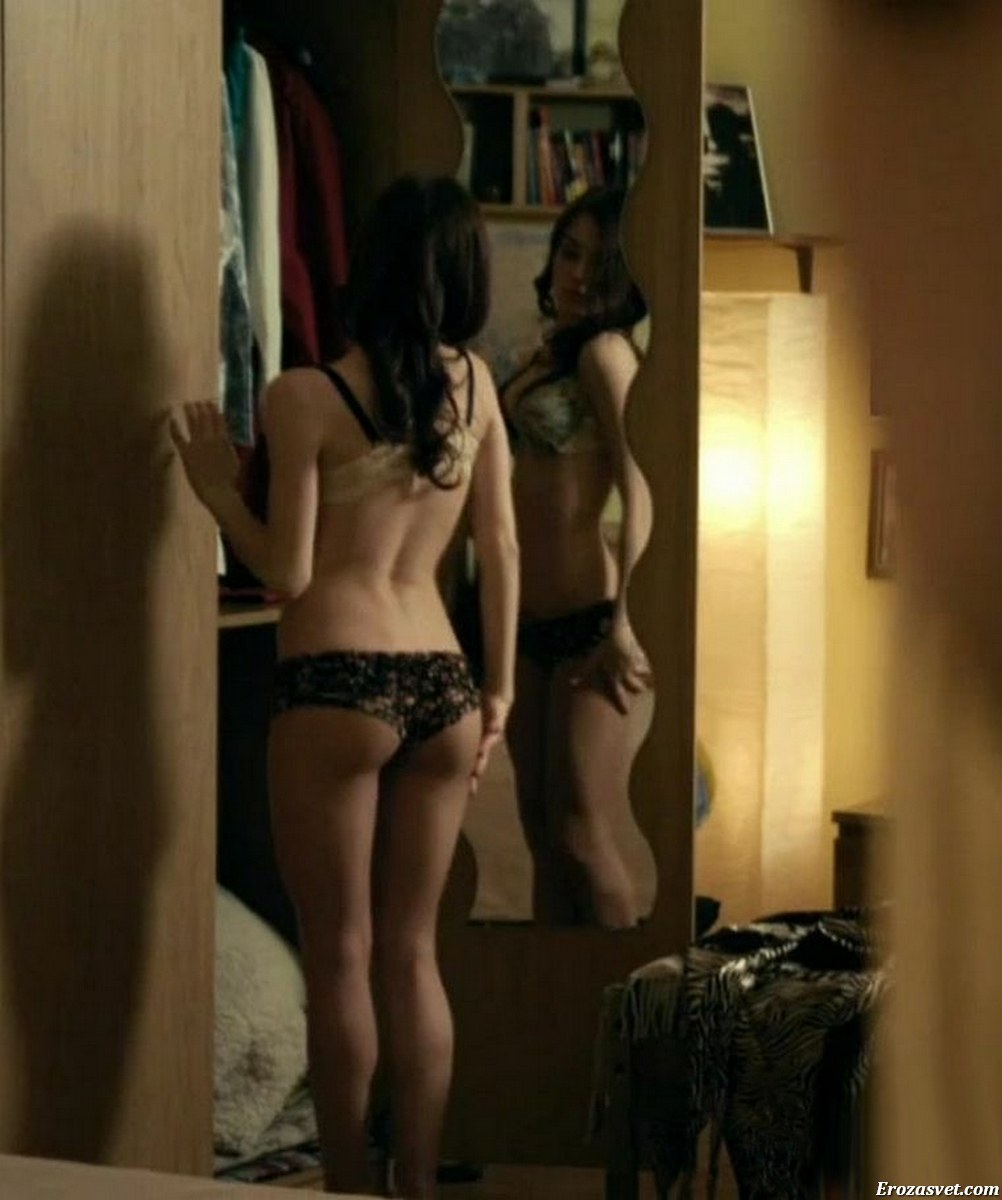 Julia Semakina de la Universidad en ropa interior