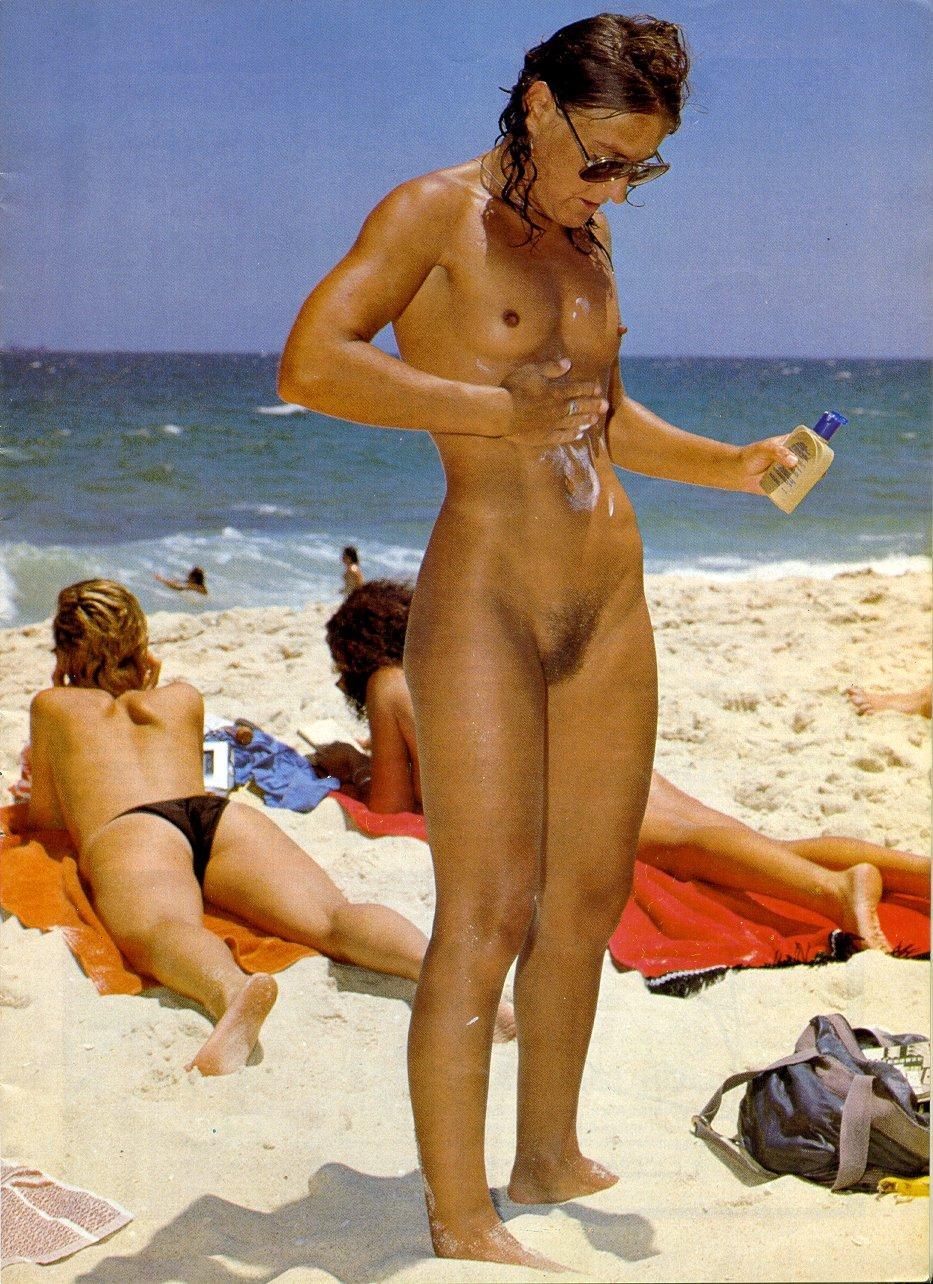 Miente la playa desnuda retro