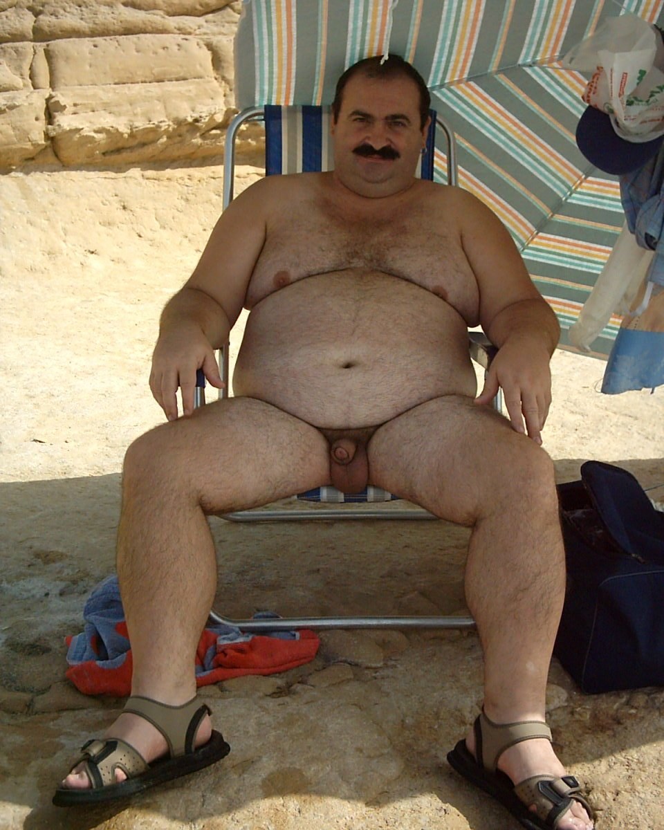 Los hombres llenos están desnudos