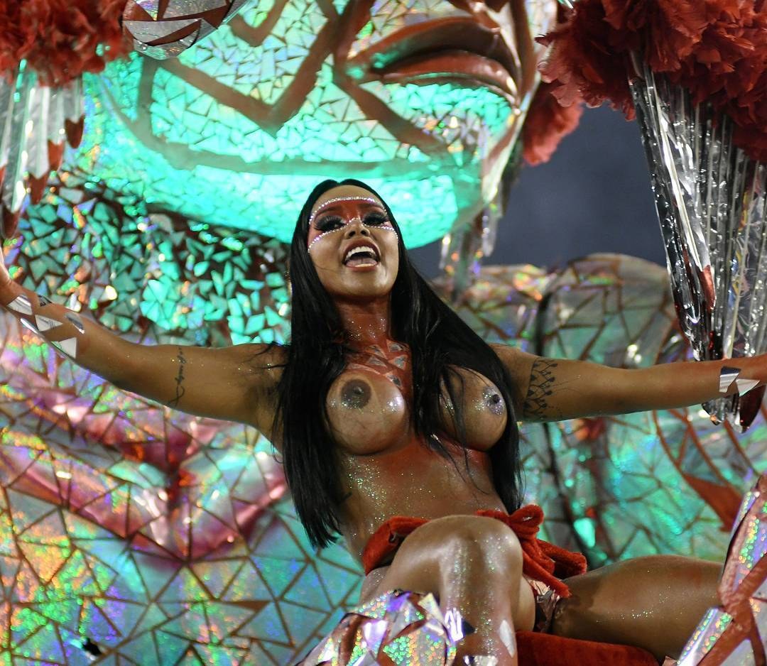 Andrea Martins Brasili Carnaval desnudo