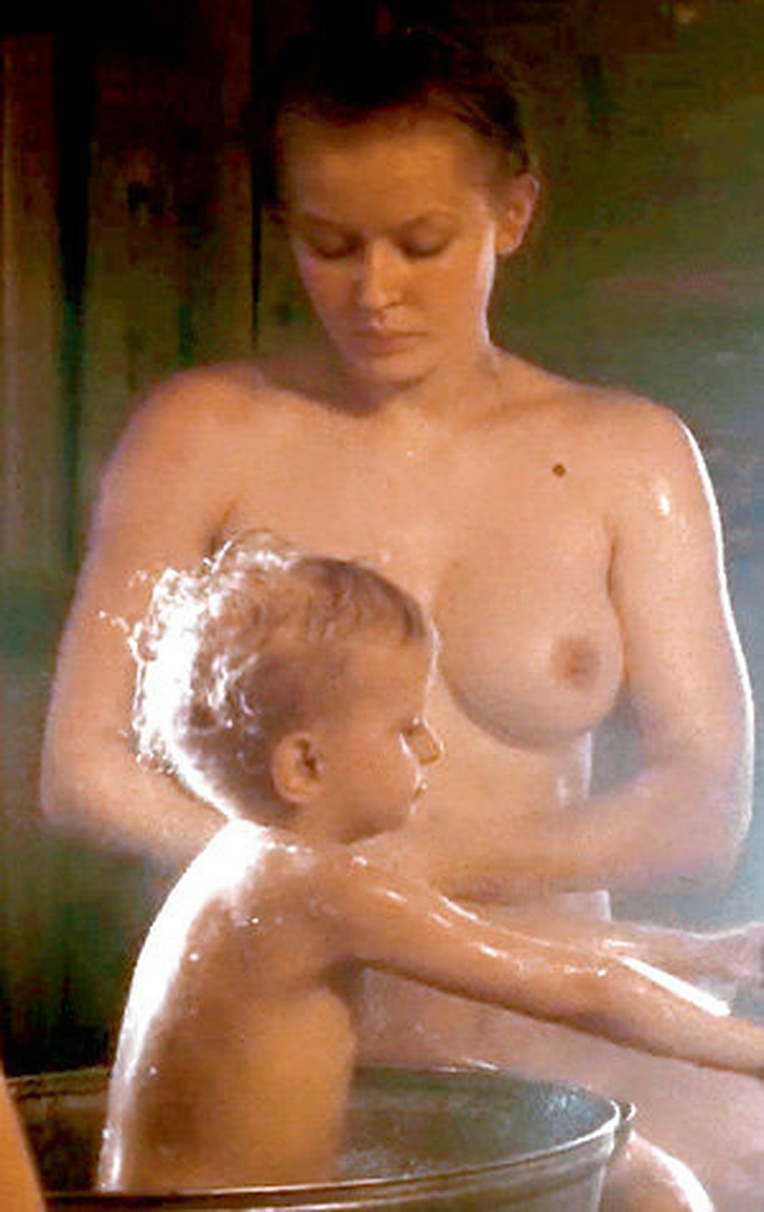 Peresild Julia Nudonka