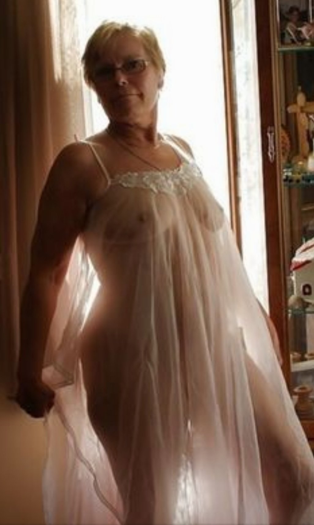 Mujeres maduras con ropa transparente