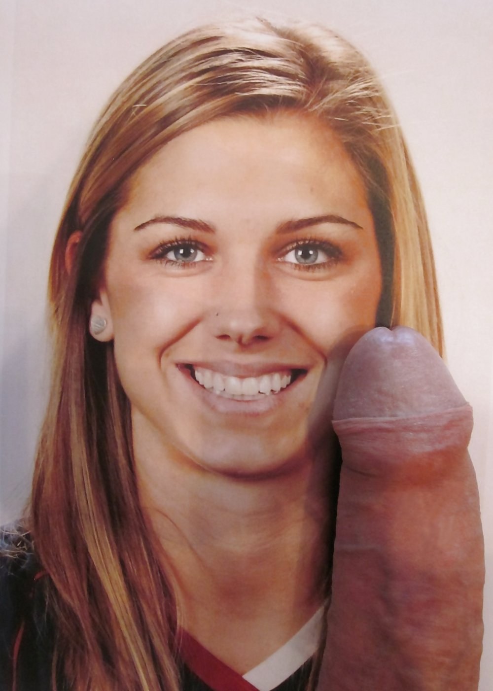 Alex Morgan desnudo masturbado
