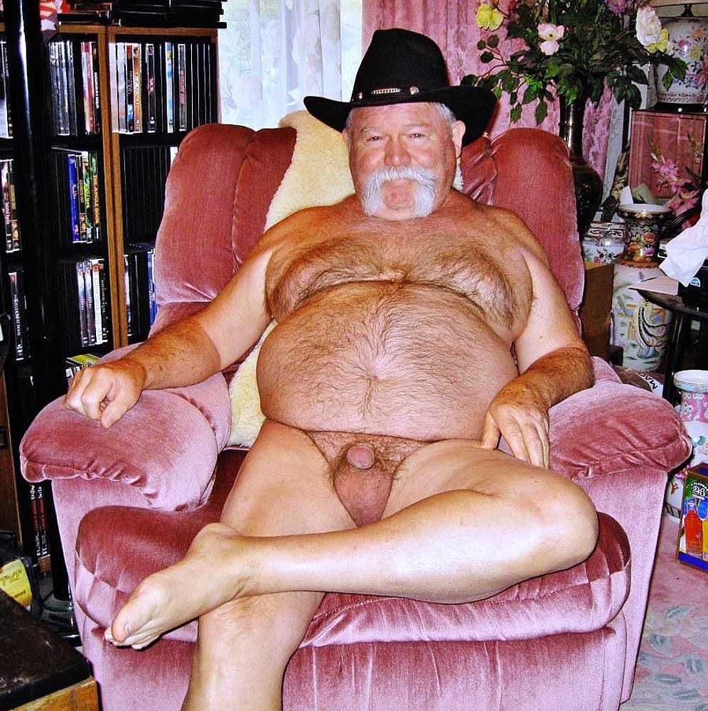 Hombres desnudos muy viejos