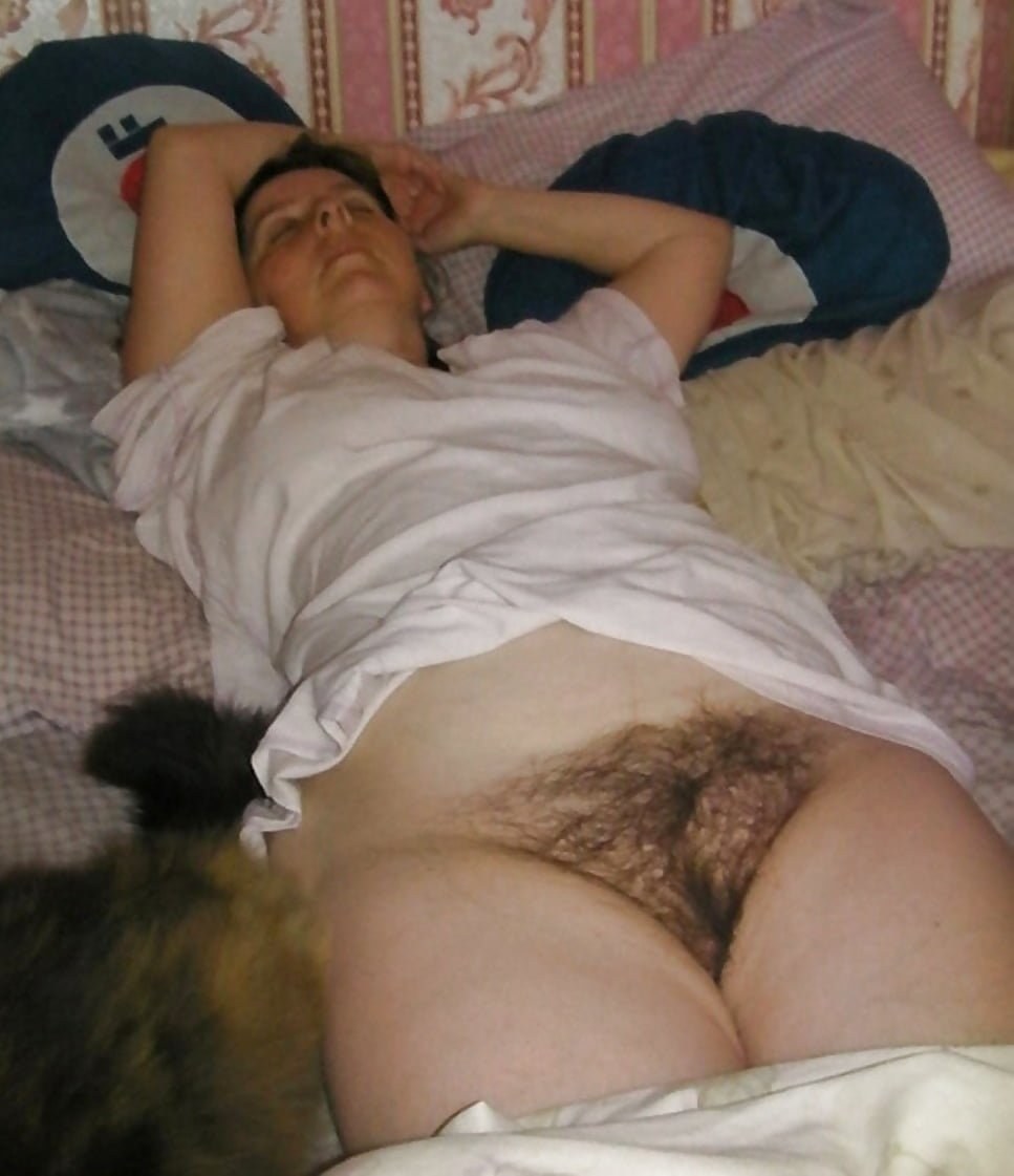 Mujeres peludas durmiendo