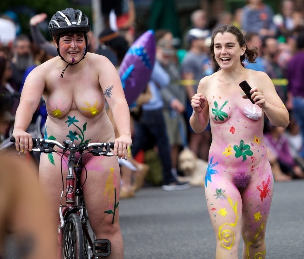 Desfile desnudo en pantimedias