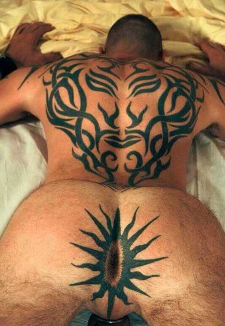 Tatuaje de ano masculino