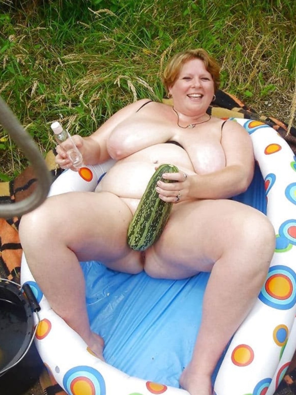 Residentes maduros de verano gruesos desnudos