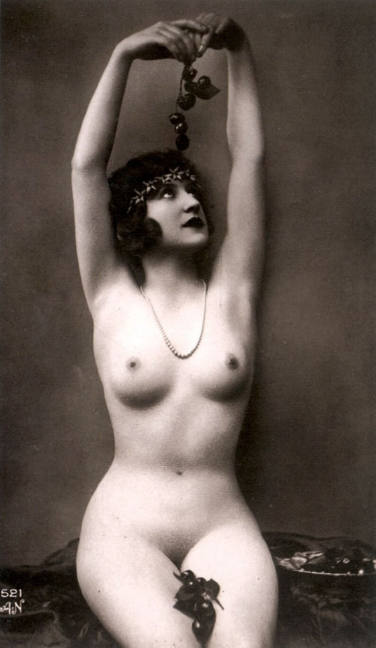 Mujeres desnudas del siglo pasado