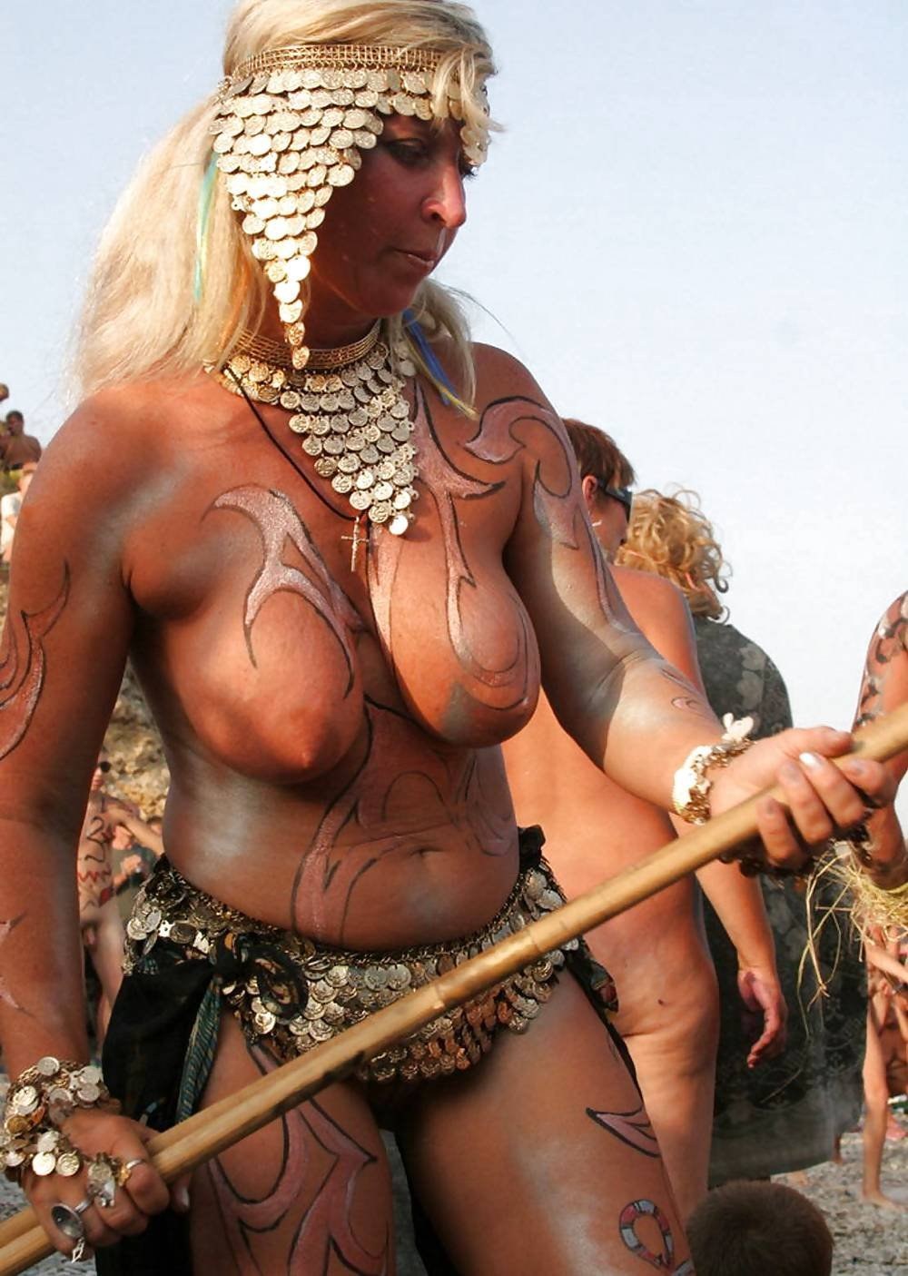 Aborígenes las mujeres están desnudas