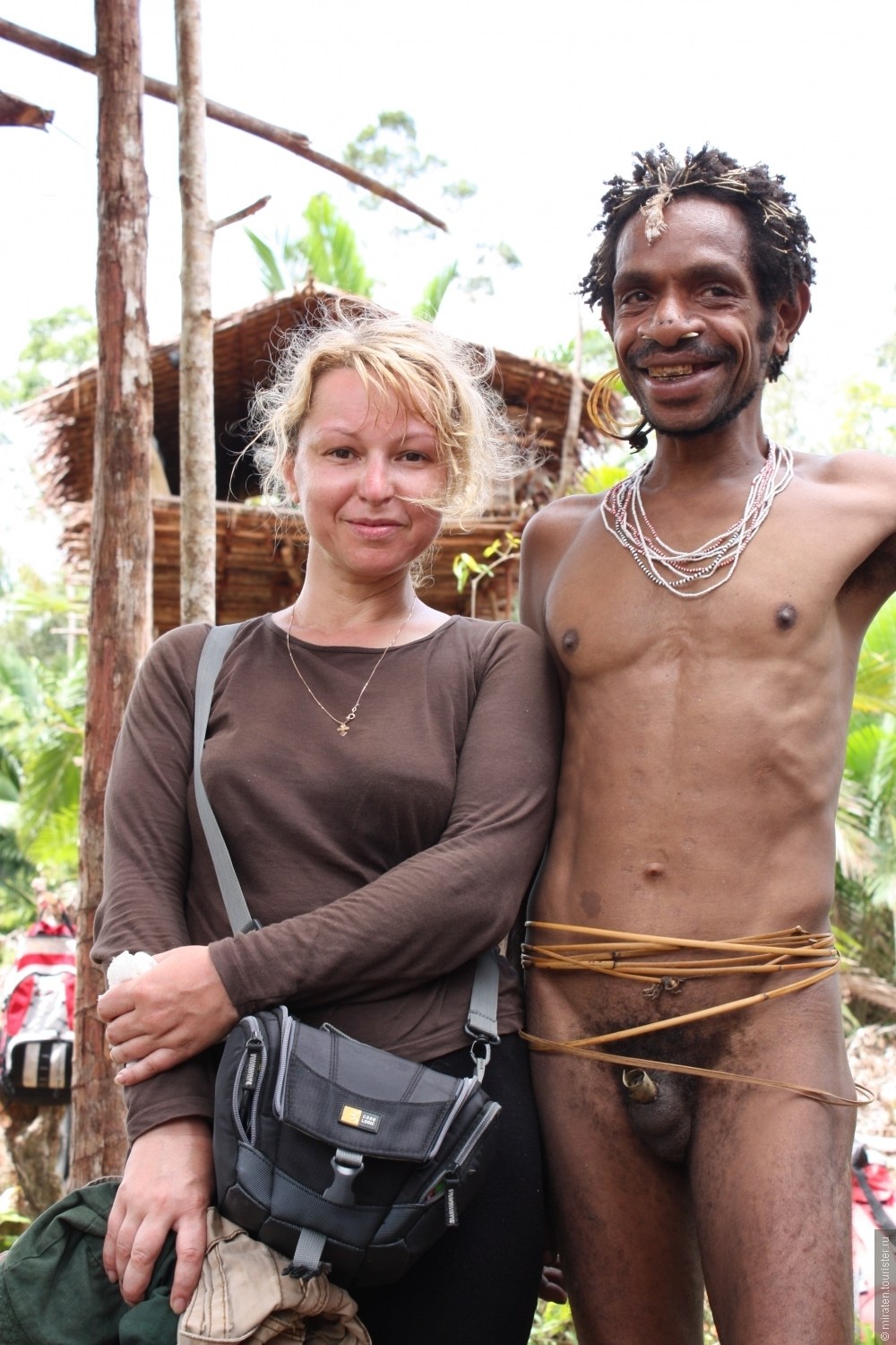 Papúes desnudos Nueva Guinea