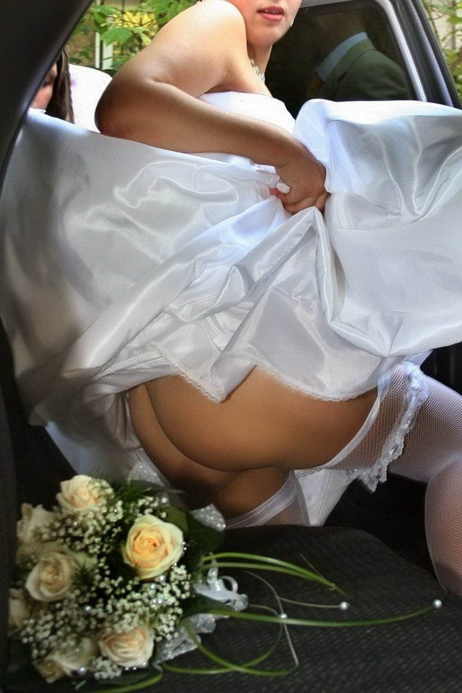 Debajo de un vestido en novias sin bragas