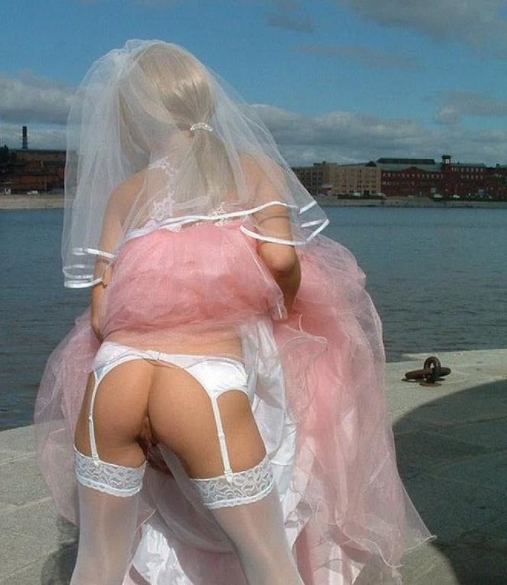 Novia sin bragas en la boda