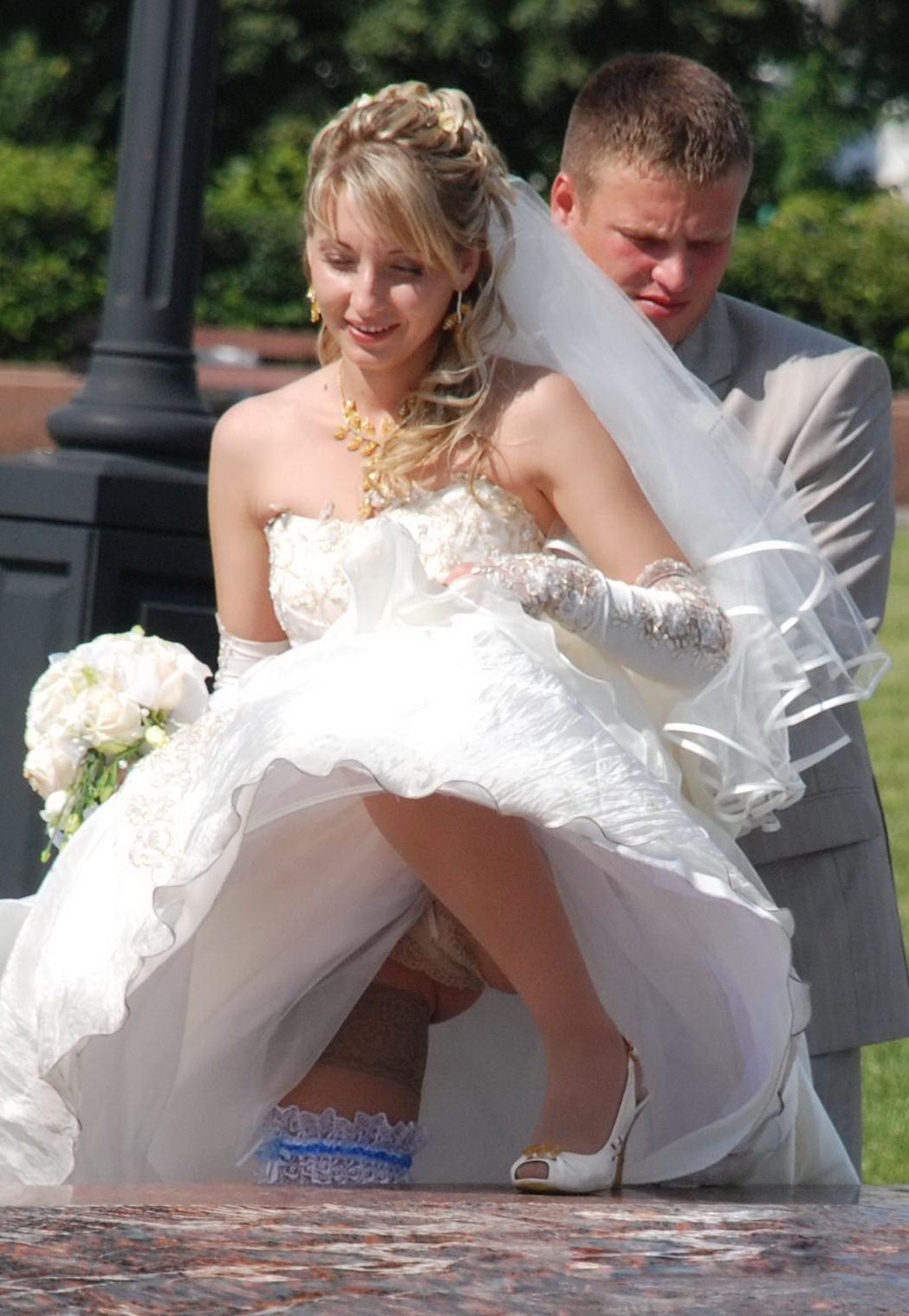 Novia sin bragas en la boda