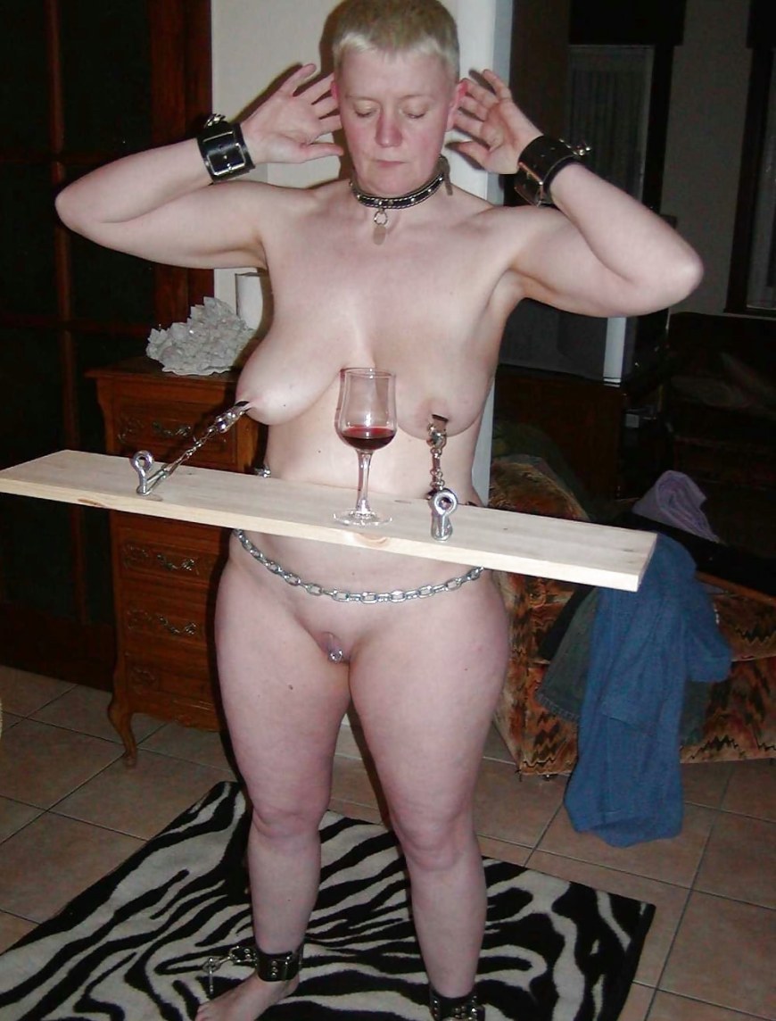 Viejas abuelas desnudas en el esclavo BDSM