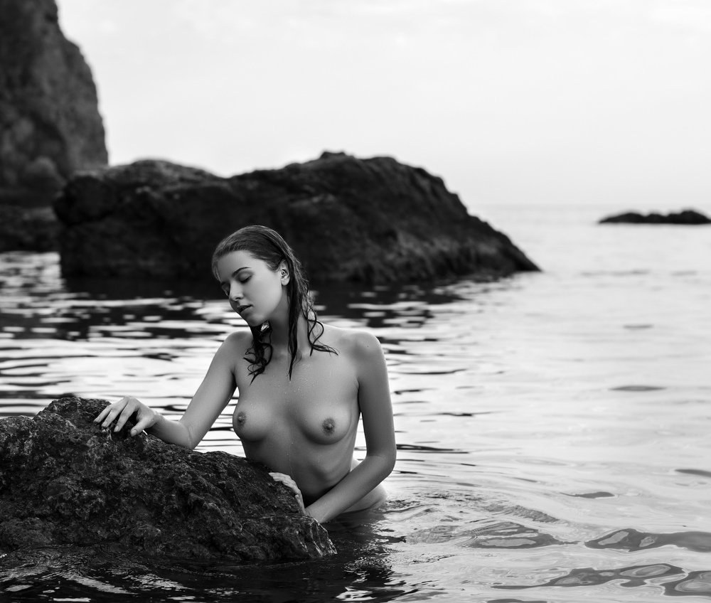 La modelo de moda más joven desnuda