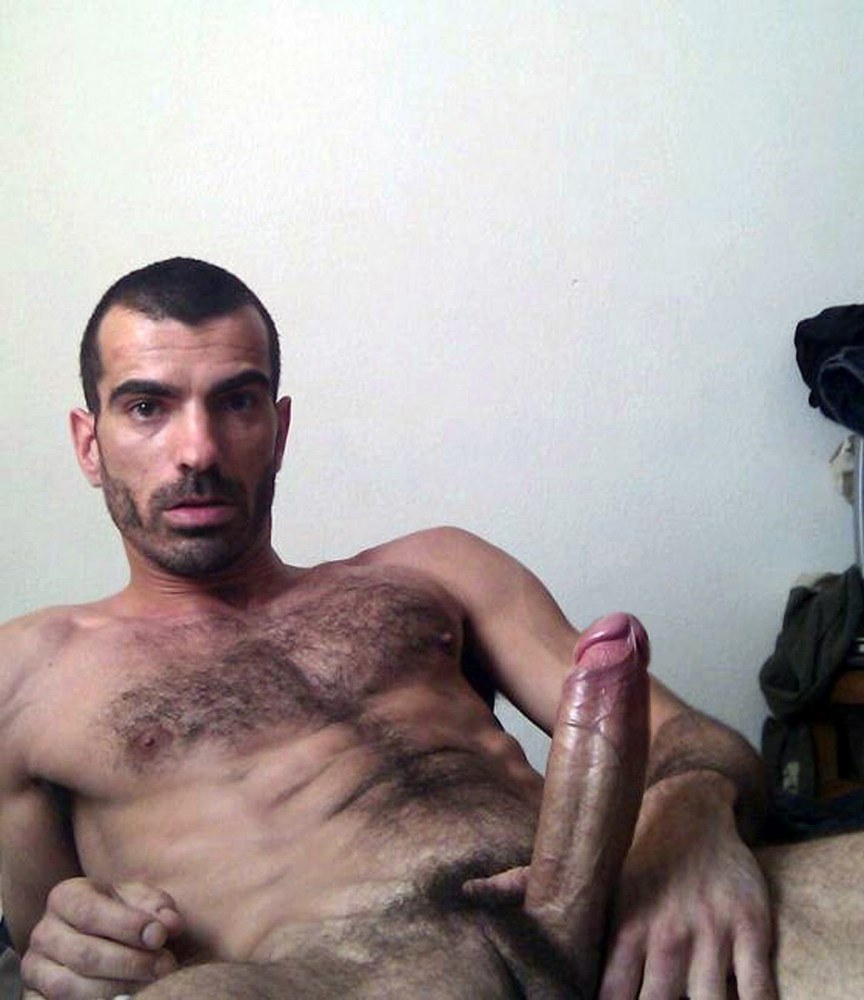 Miembro desnudo del chico tayik