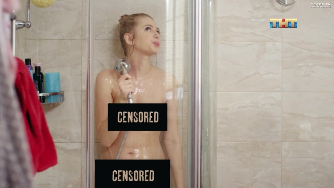 Anastasia Ukolova está desnuda