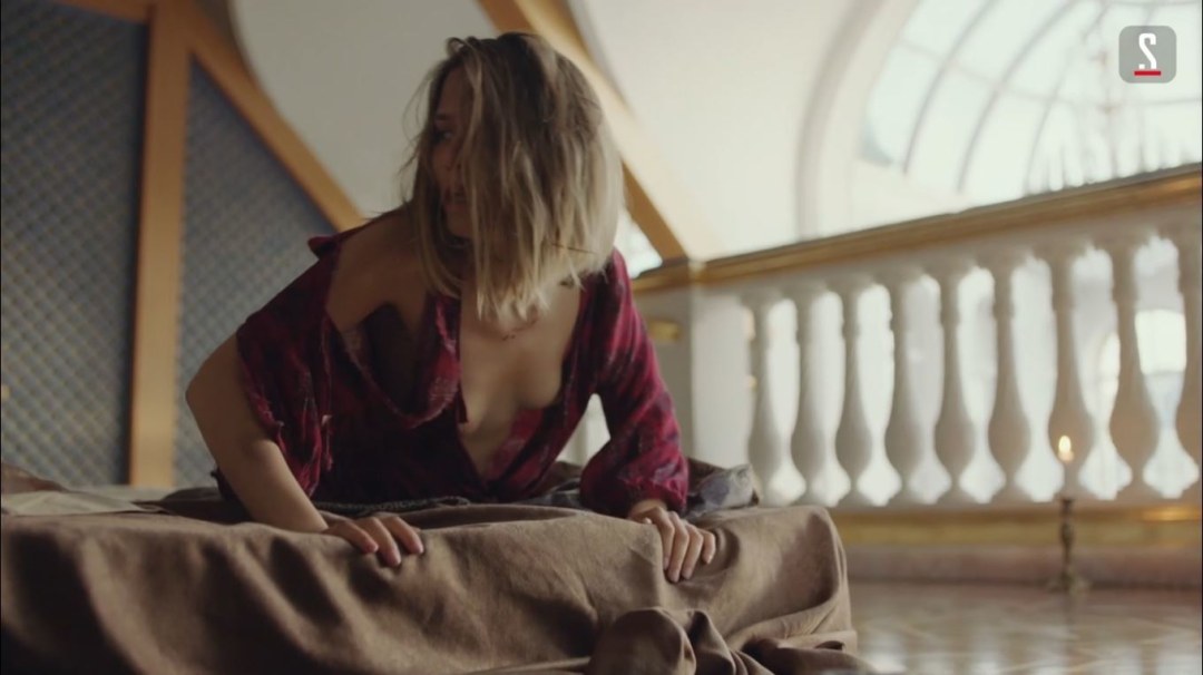 Lyubov aksenova escenas de cama