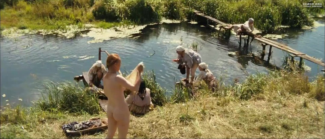 Había una mujer desnuda