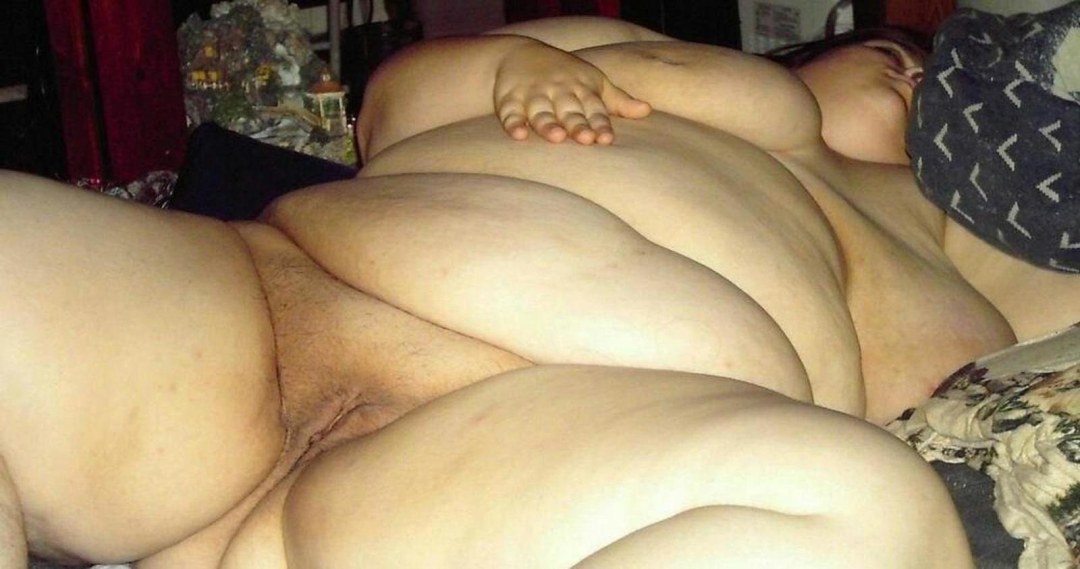 Mujeres gordas desnudas borrachas