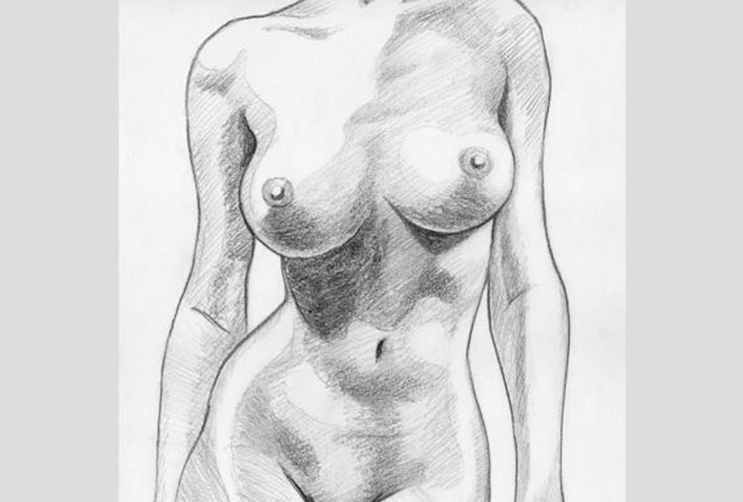 Cuerpo femenino desnudo con un lápiz