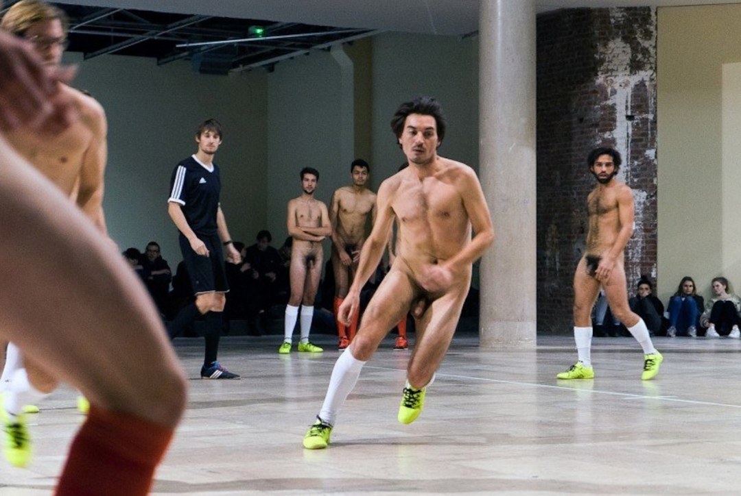Jugadores de fútbol desnudos de fútbol