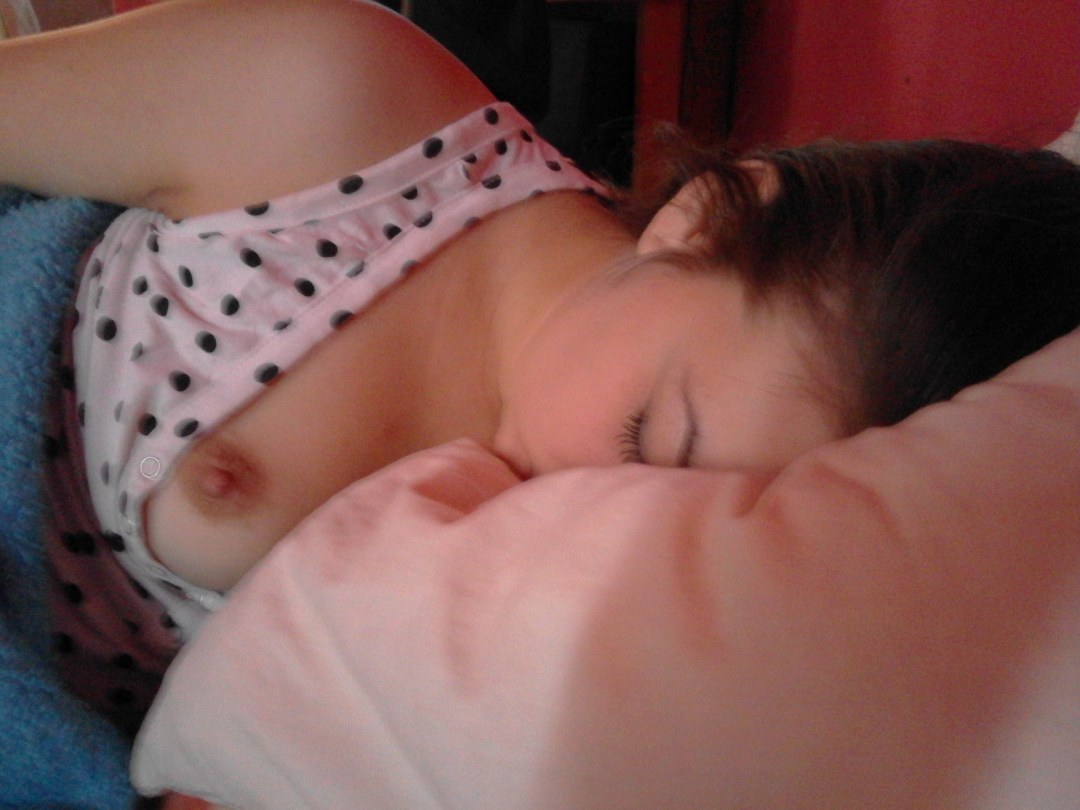 Tetas para dormir debajo de un sostén