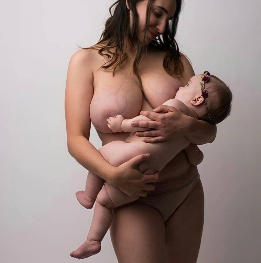 El cofre de una mujer lactante
