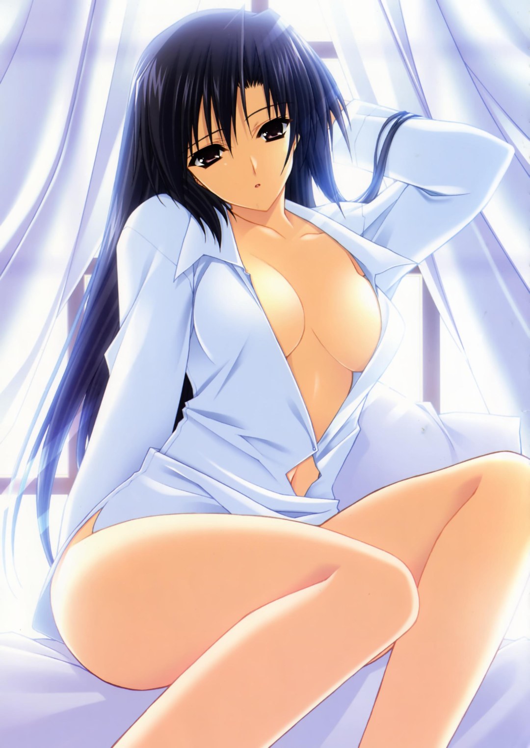 Anime chan desnudo en una camisa