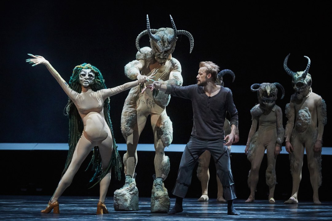 Por teatro Gunt Prime