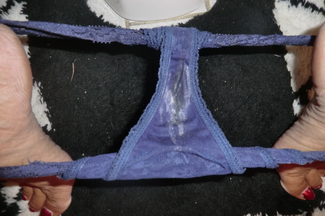 Chicas en calzoncillos sucios