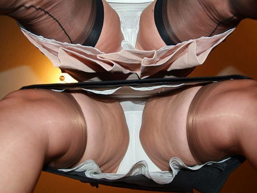 Bragas debajo de la falda en pantimedias