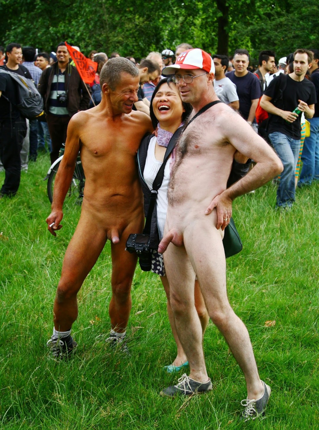 Hombres desnudos sin bragas