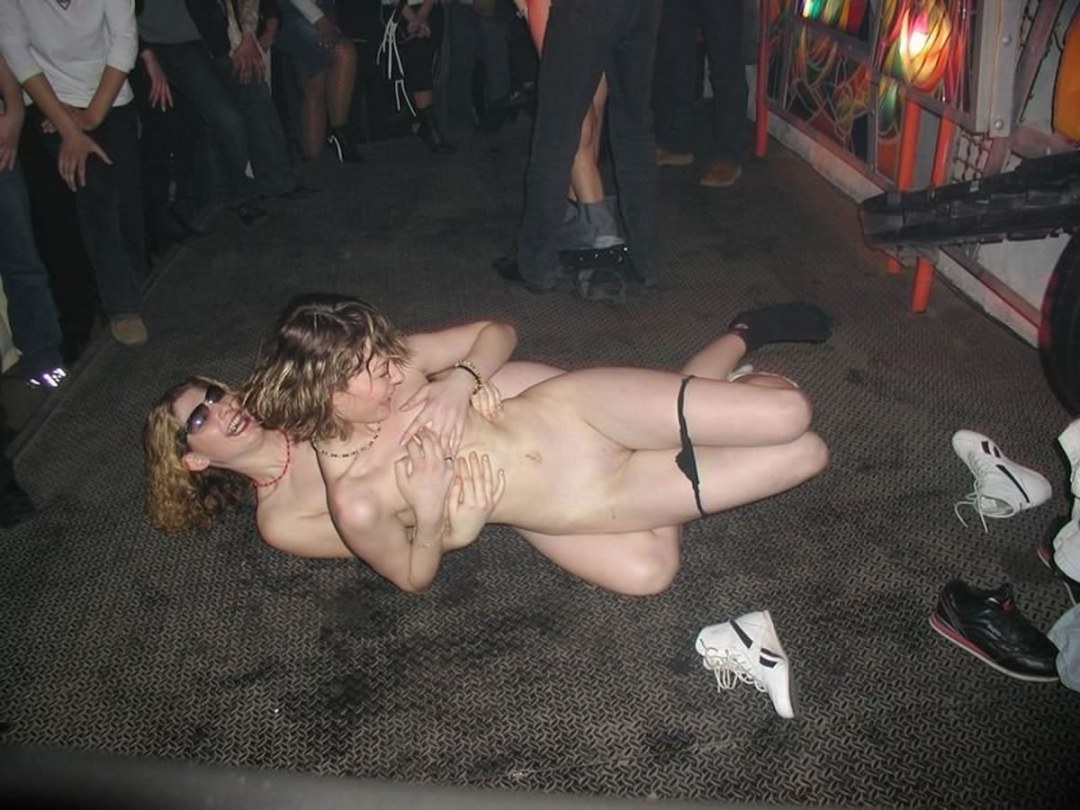 Foto de chicas borrachas desnudas