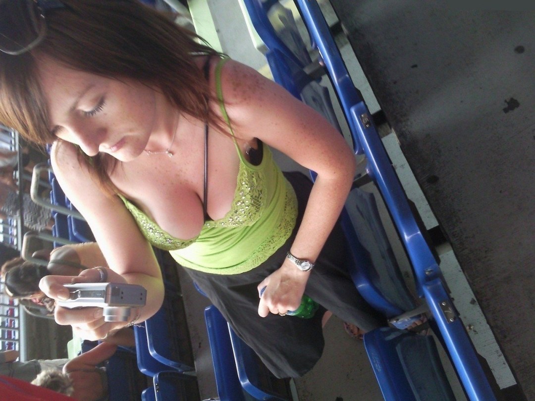 Decollete en el autobús