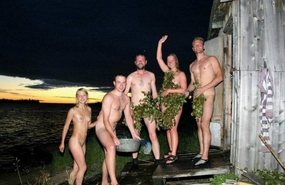 Campañas familiares en la casa de baños desnuda