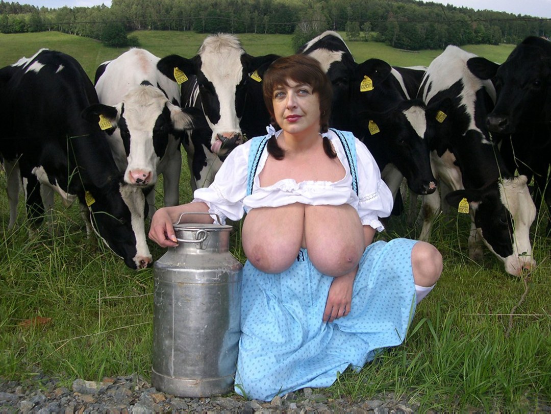 Milena velba ordeño desnudo