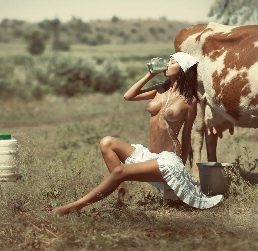 Chica con tetas de vaca